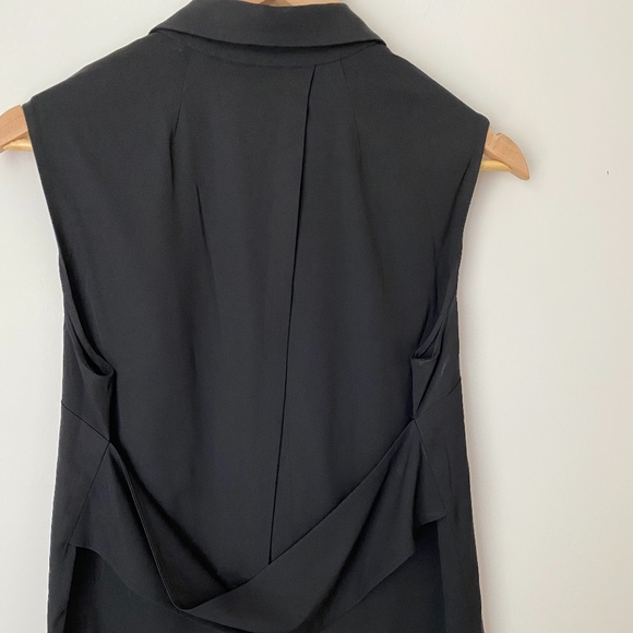 ALC Button Collar Sleeveless Shirt - Open back - Picture 2 of 5